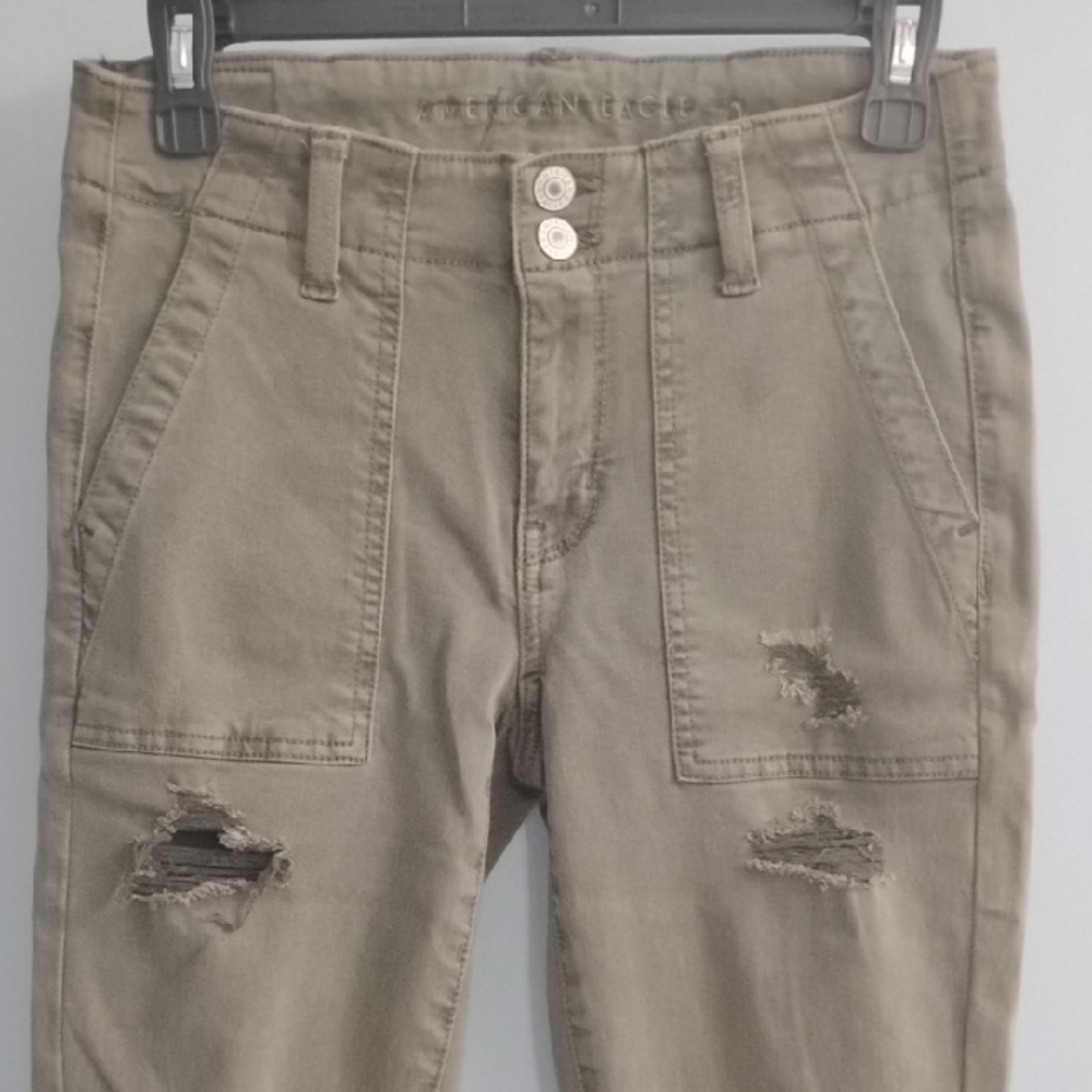 NWOT ⭐ American Eagle Outfitters Dark Olive Distressed Jeans Size 4 Regular